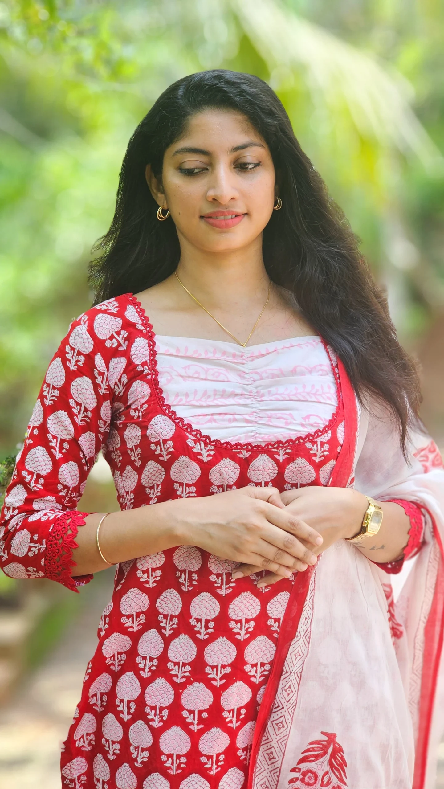 Red & White Floral Hand Block Print Cotton Suit Set with Dupatta - Image 4